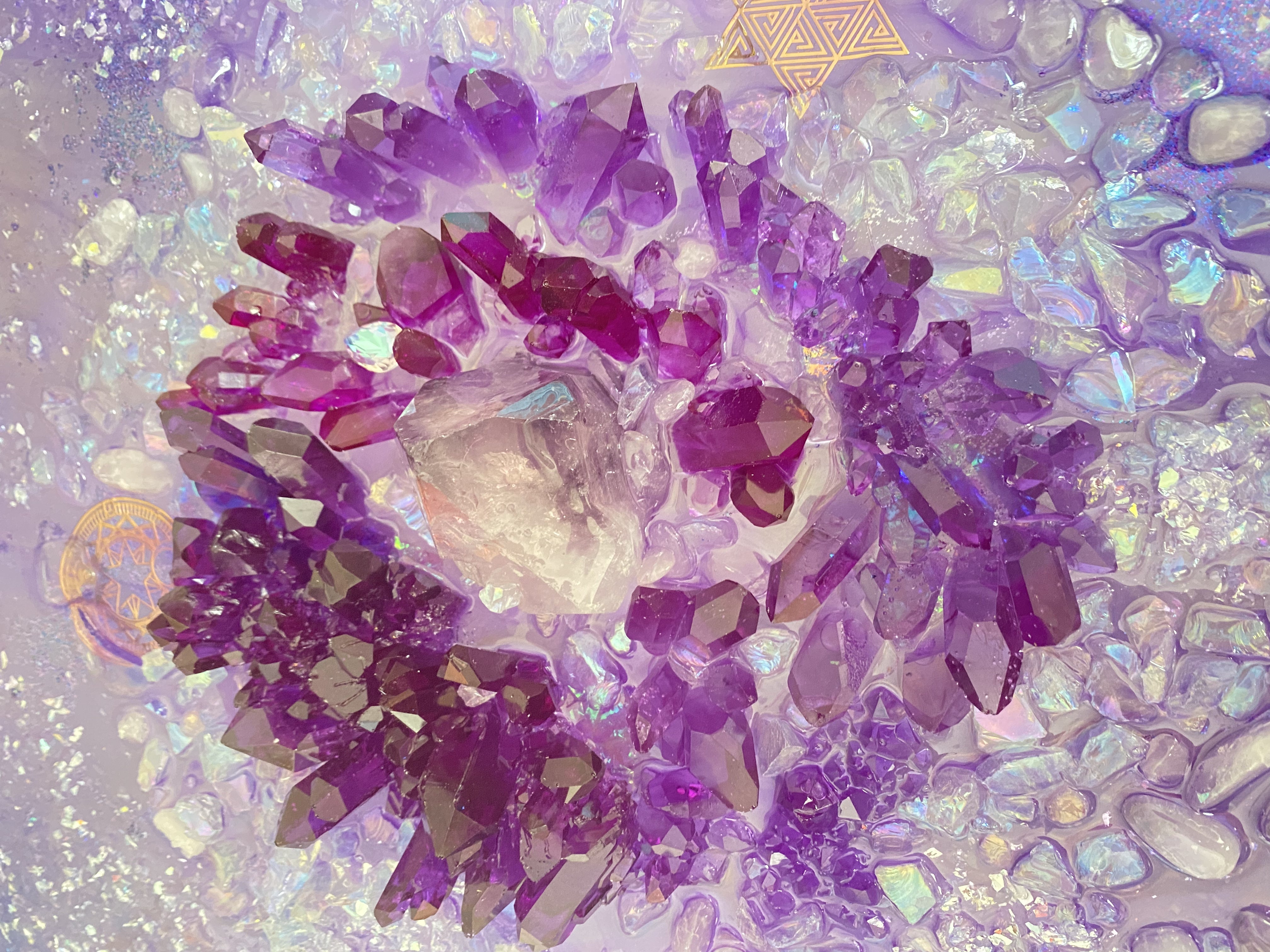 Purple amethyst free shape artwork with rose quartz and amethysts crystals.