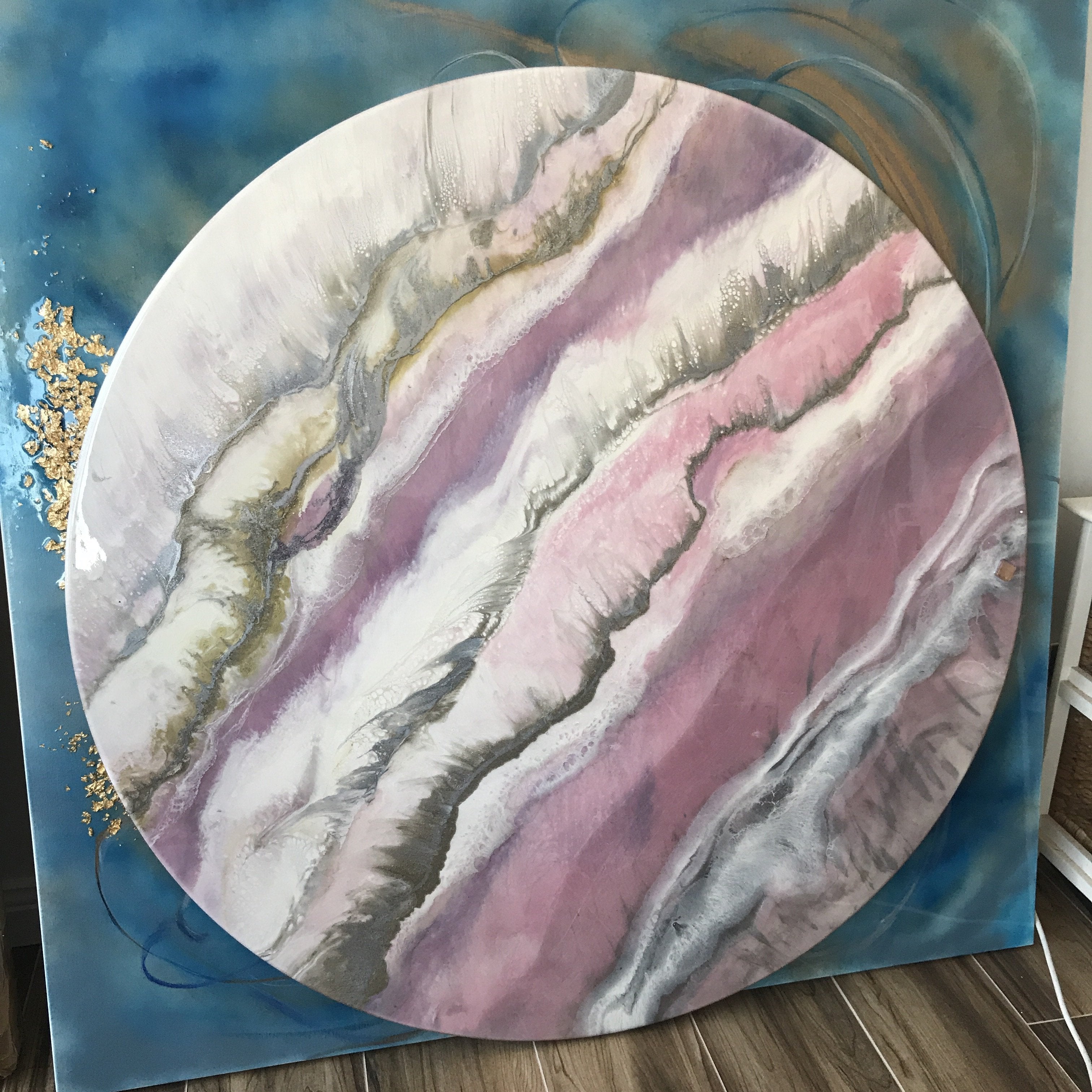 Blush Sands. Round Artwork